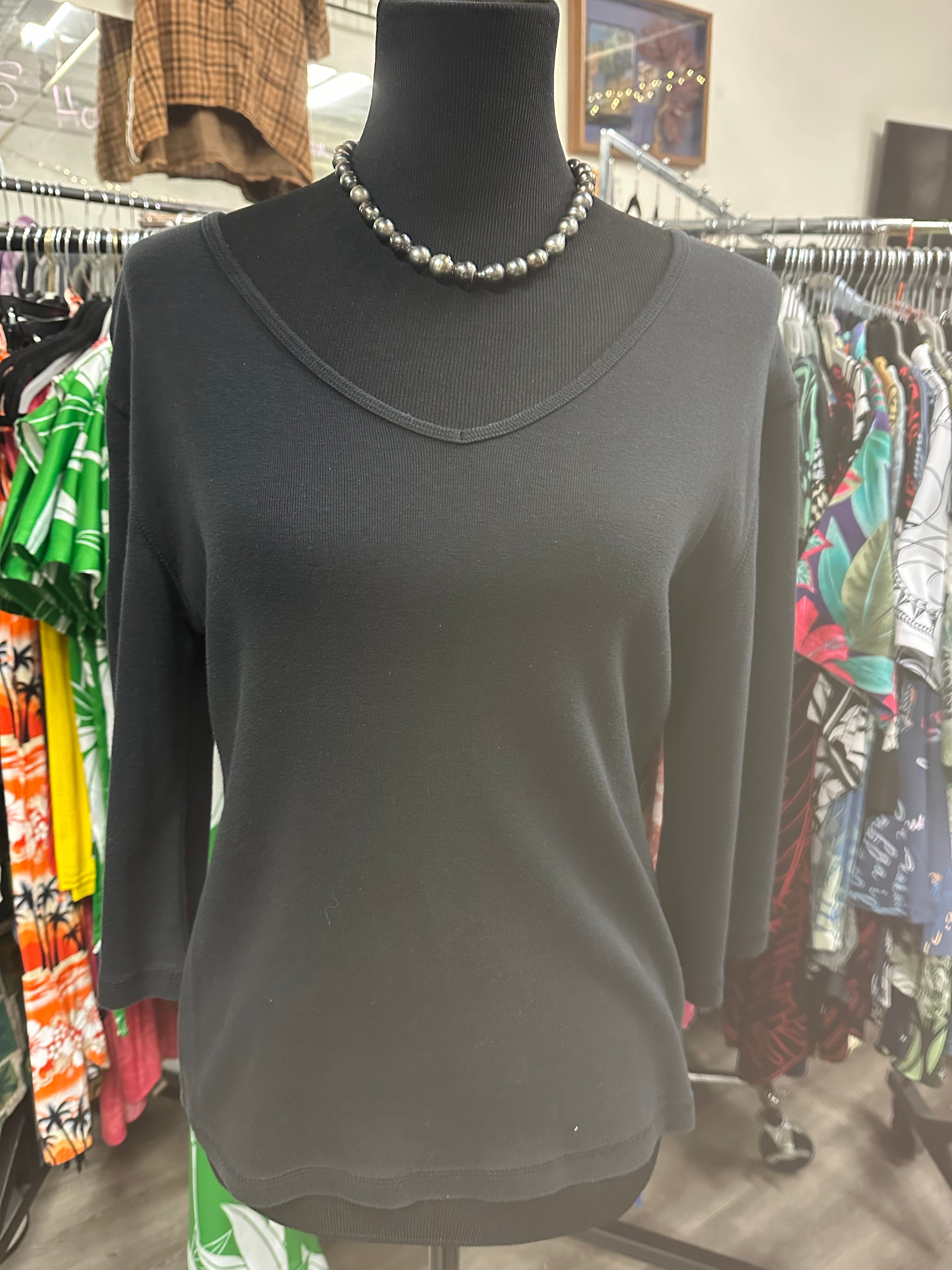 Kahala black V-neck tee