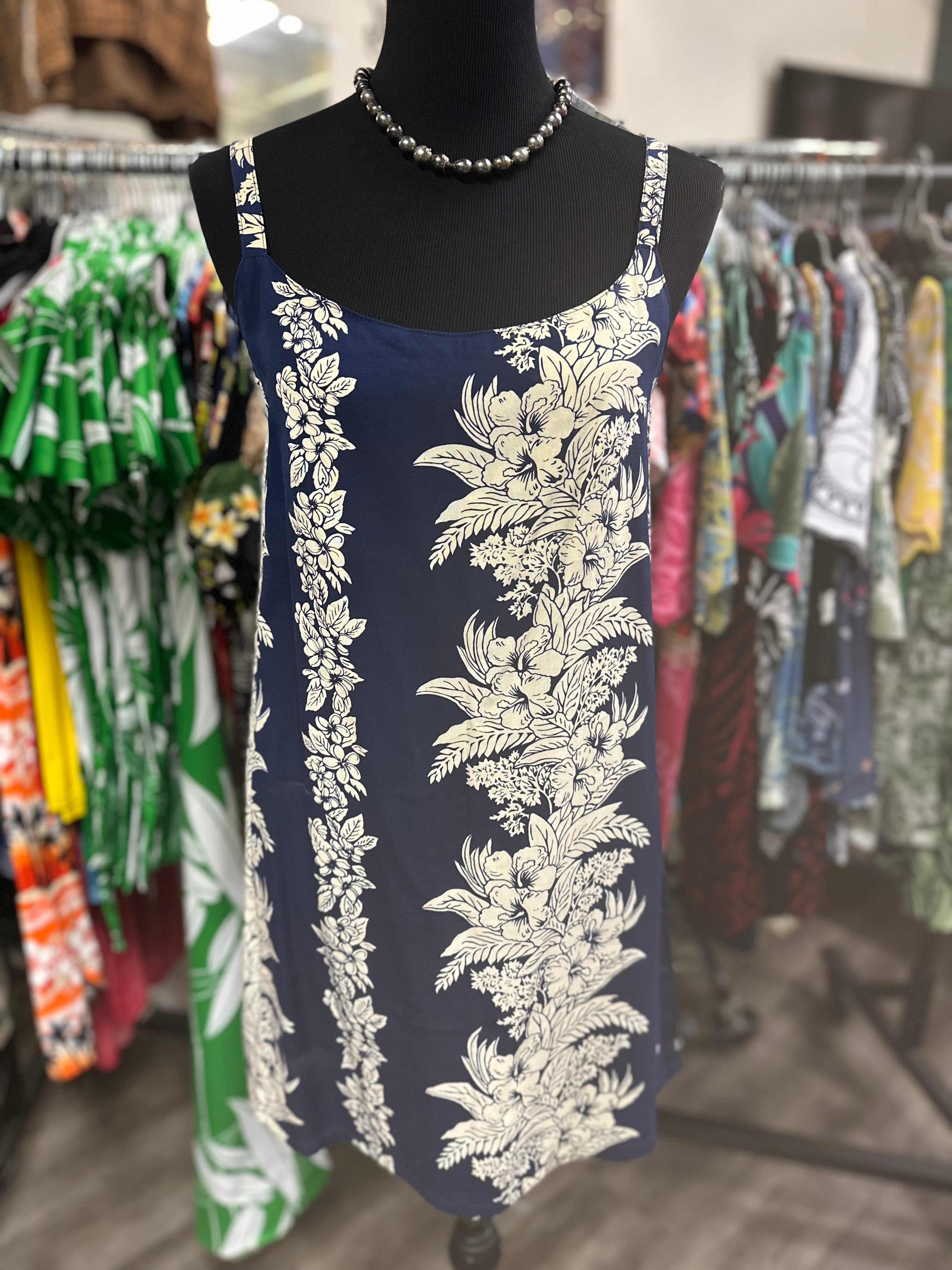 Aggro Pacific Hawaii. 100% rayon. Navy/beige Excellent condition