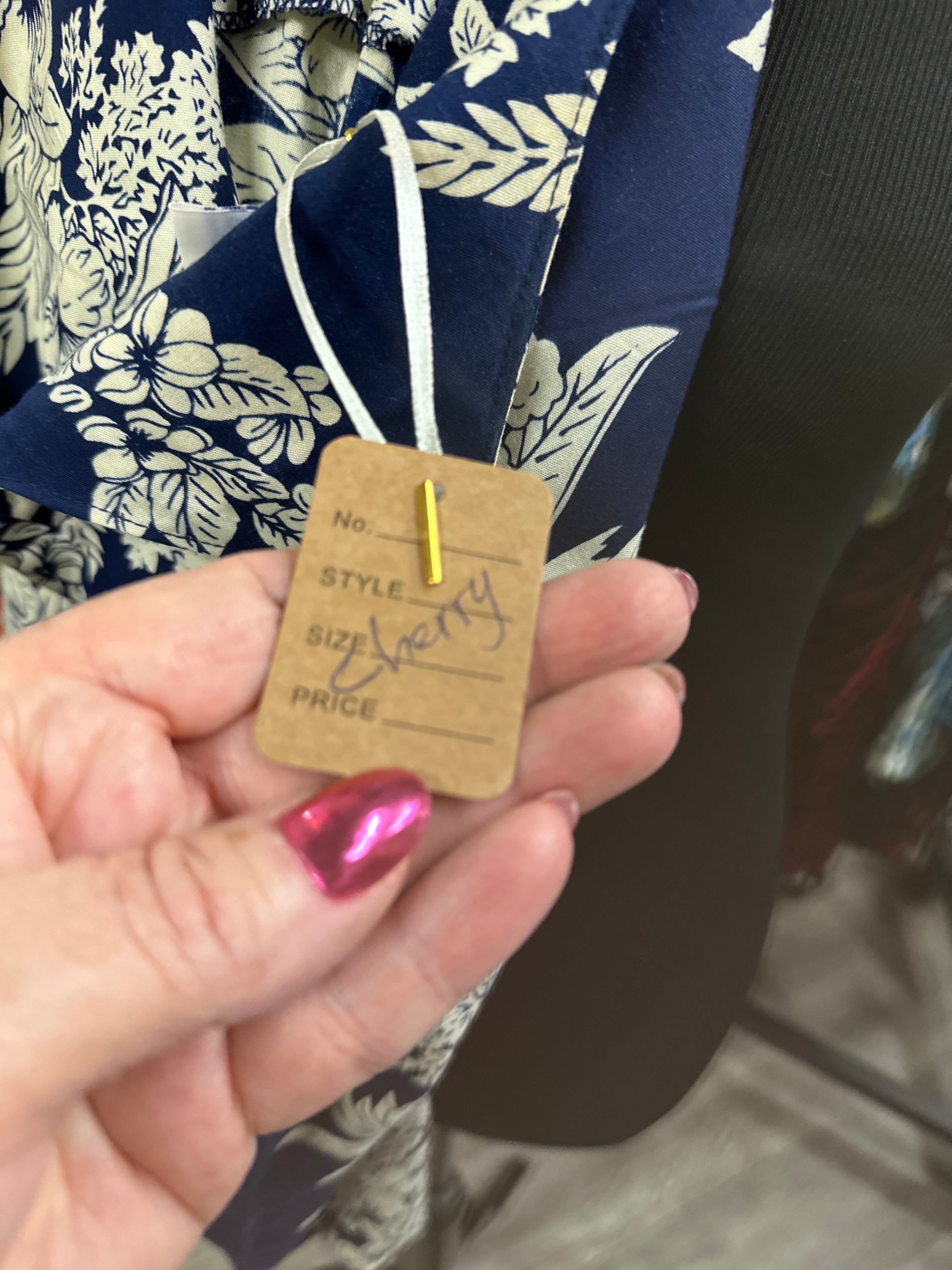 Aggro Pacific Hawaii. 100% rayon. Navy/beige Excellent condition