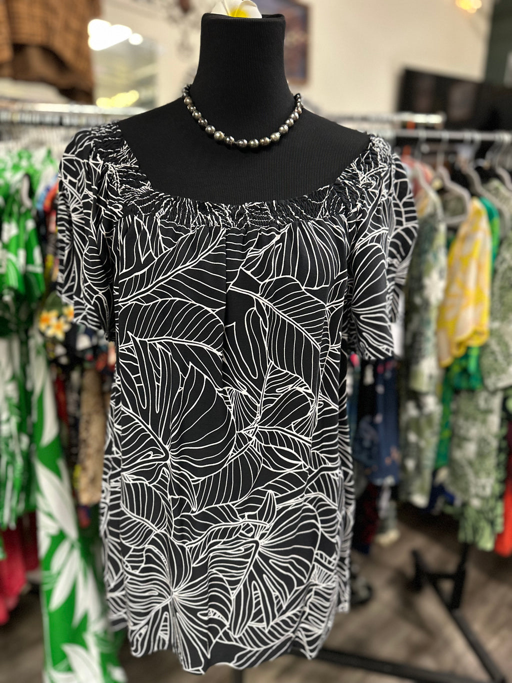 Hula Bay black rayon short sleeve