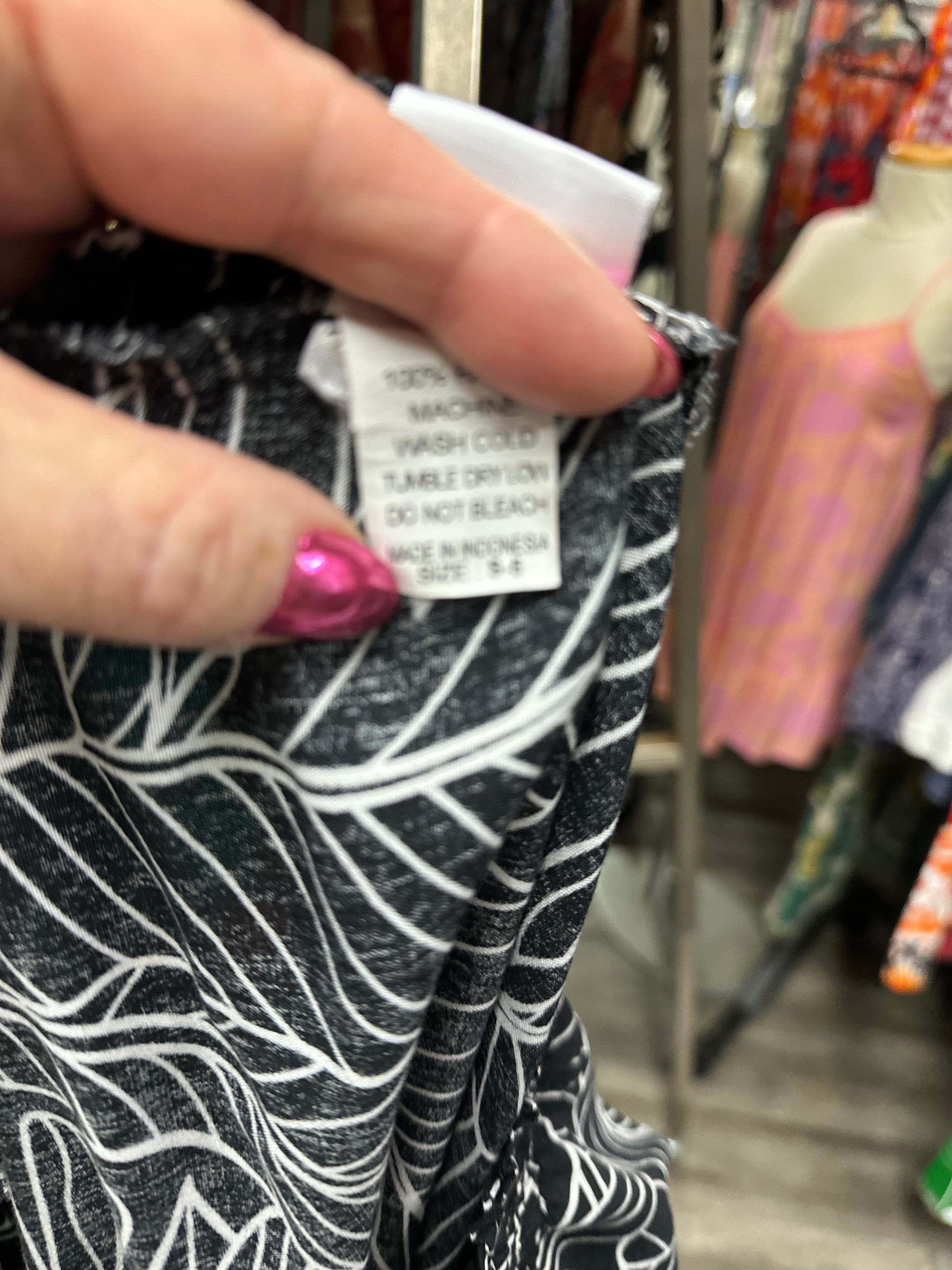 Hula Bay black rayon short sleeve