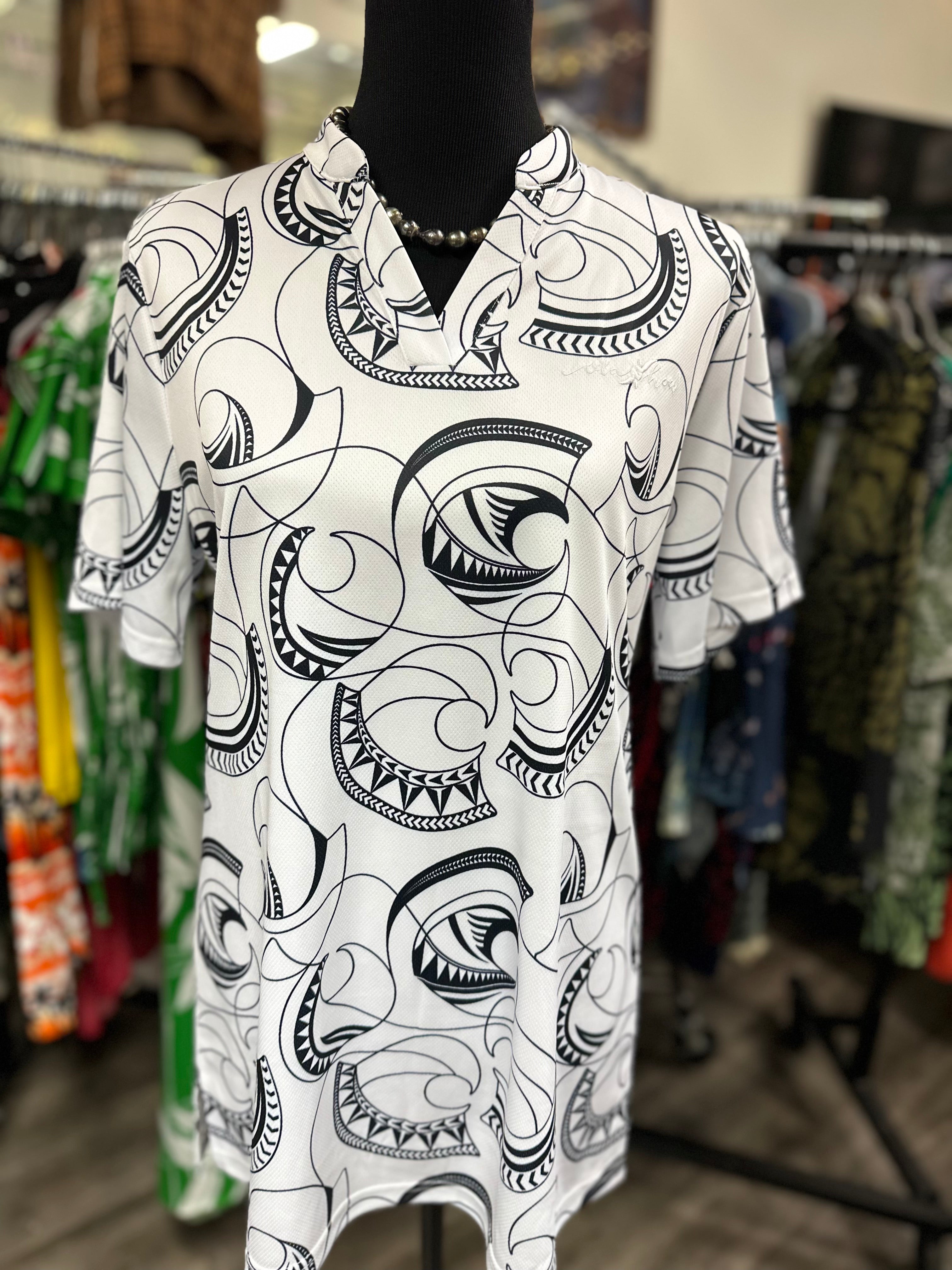 Ola Hou Designs by Sharaya. Short sleeve blouse. NWT
